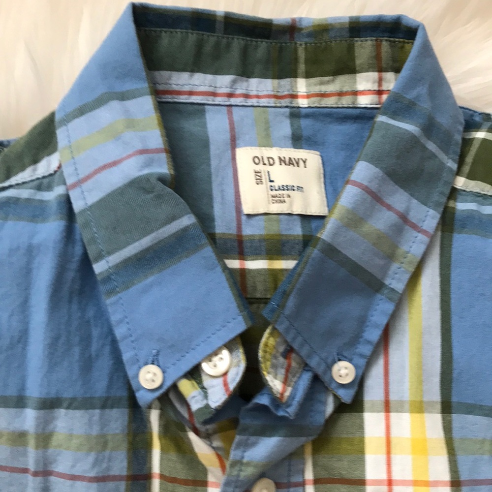 Old navy button down - Picture 2 of 4